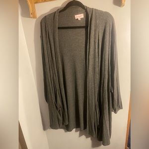 Grey ribbed cardigan with pockets